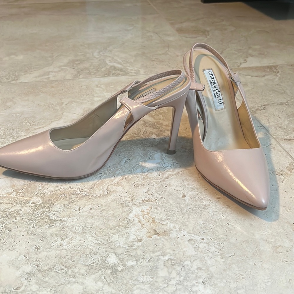 Charles David Leather Nude sling back pumps sz8, 4” stiletto, Spain